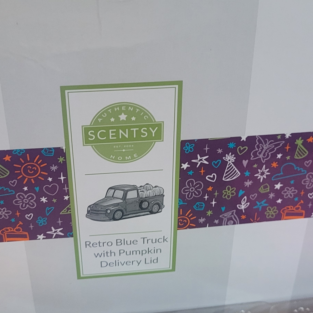 Scentsy Vintage Blue Truck with Pumpkin Topper, New In Box Needs A Bulb.